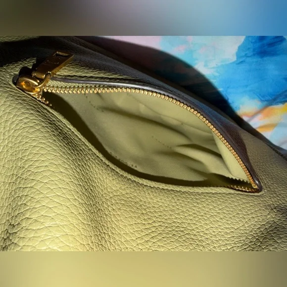 Coach Cary Moss Olive Green Pebbled Leather Shoulder Bag - also have the wallet! - Picture 10 of 16